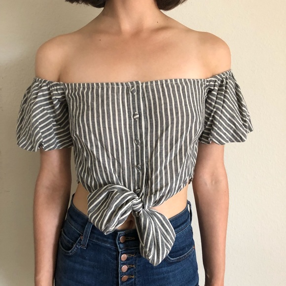 Six Crisp Days off the shoulder crop top - Picture 4 of 4